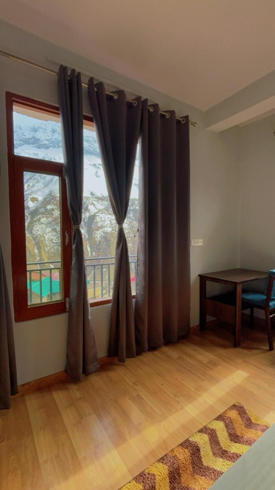 Lha Pomo Apartment Kyelang Екстериор снимка