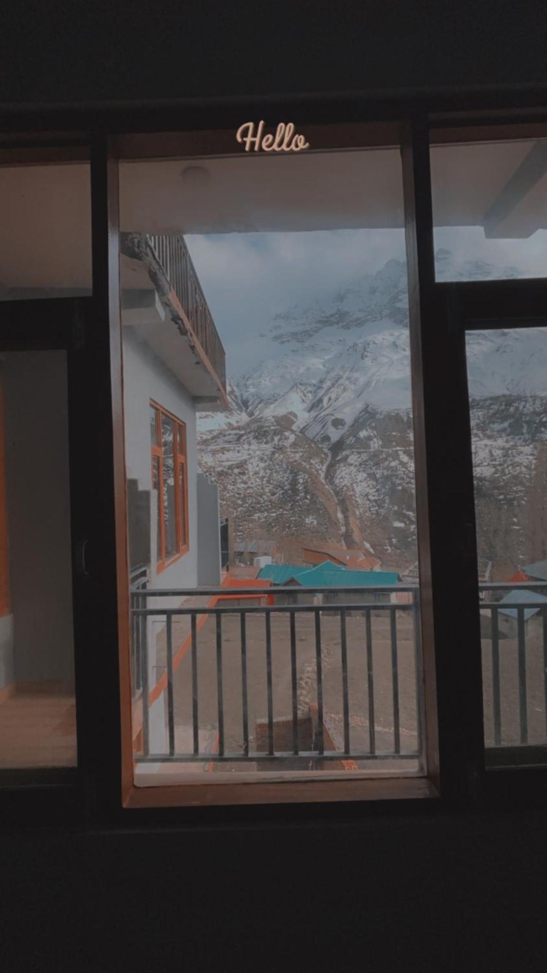 Lha Pomo Apartment Kyelang Екстериор снимка