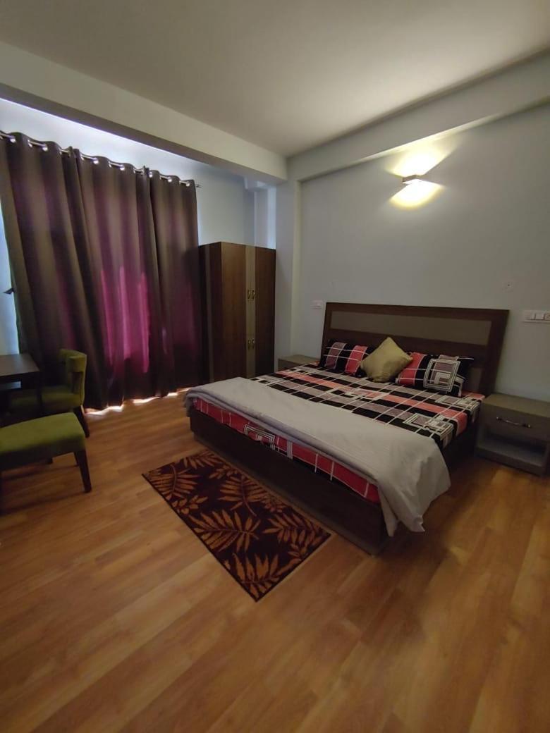 Lha Pomo Apartment Kyelang Екстериор снимка