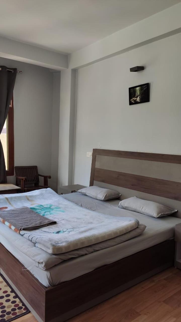 Lha Pomo Apartment Kyelang Екстериор снимка
