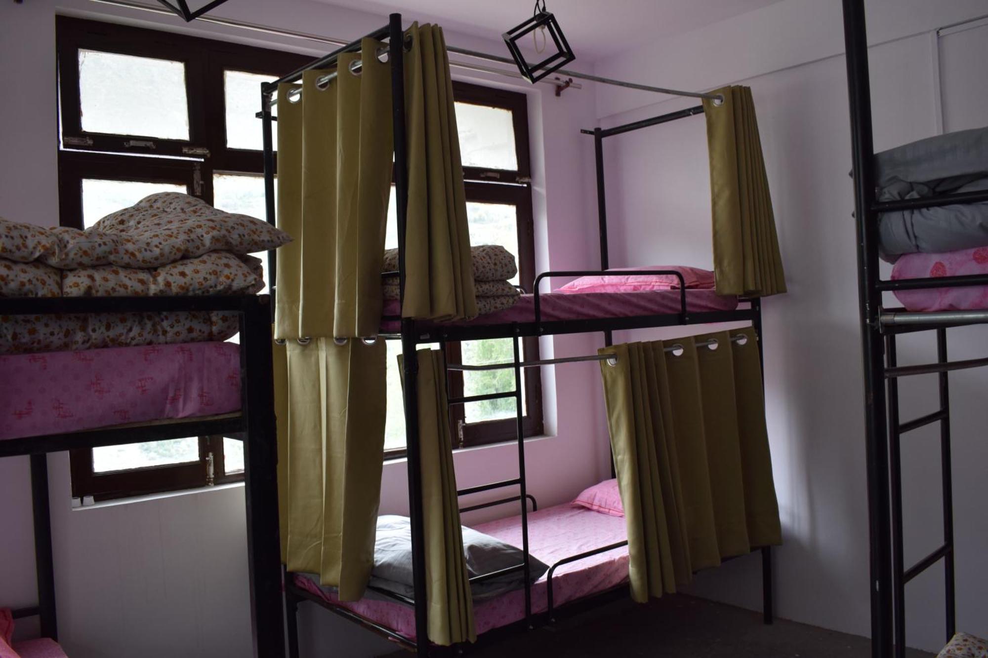 Lha Pomo Apartment Kyelang Екстериор снимка